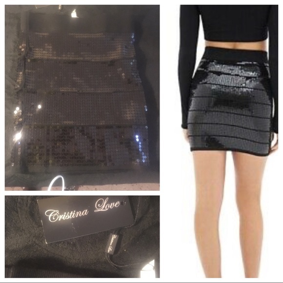SALE‼️ Black Skirt w/ sequins - Picture 2 of 2